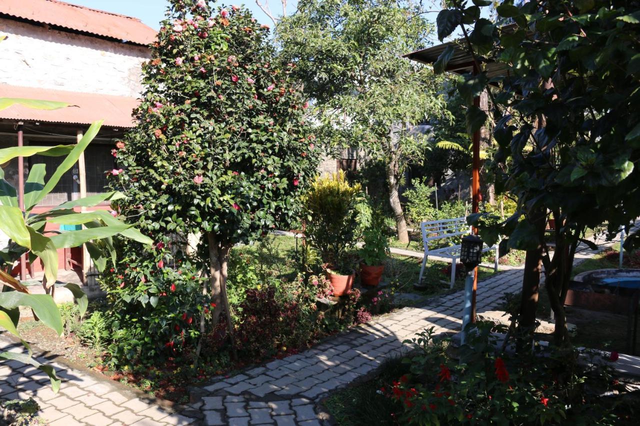 Gurkha Lodge Pokhara Exterior foto